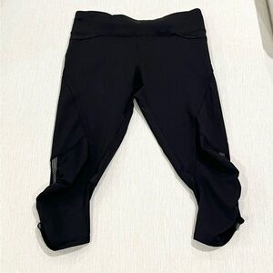 Lululemon Women’s Black cropped Leggings